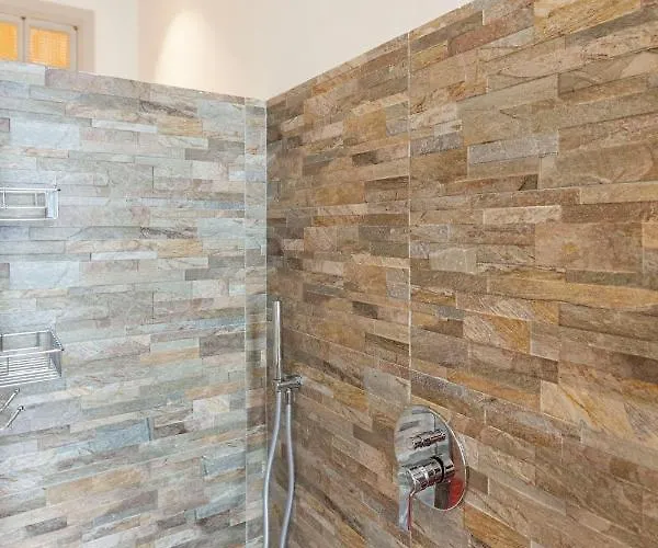 Vespucci- Quite Historic Palace *